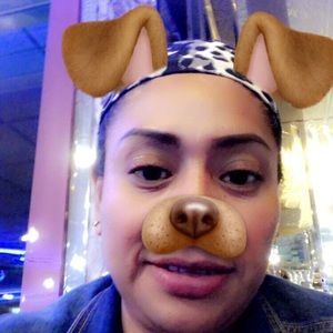 Meet your Posher, Nieves